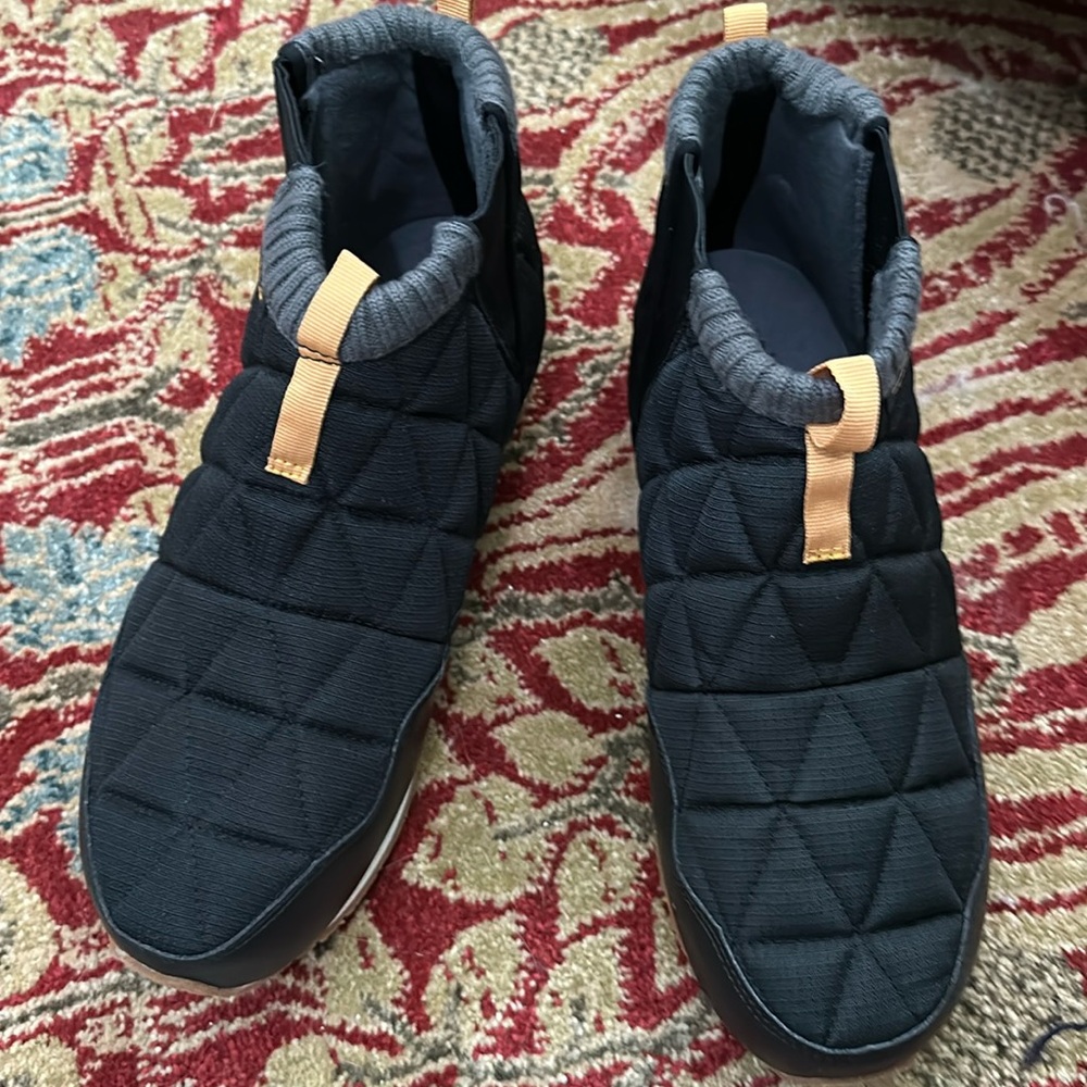 Teva $100 1123431 ReEmber Mid Black Sz 11 NIB!